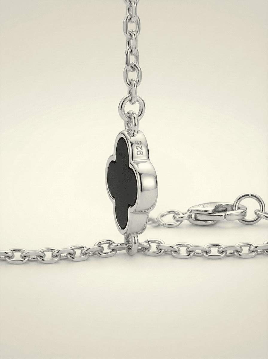 Noir Clover Minimalist Bracelet