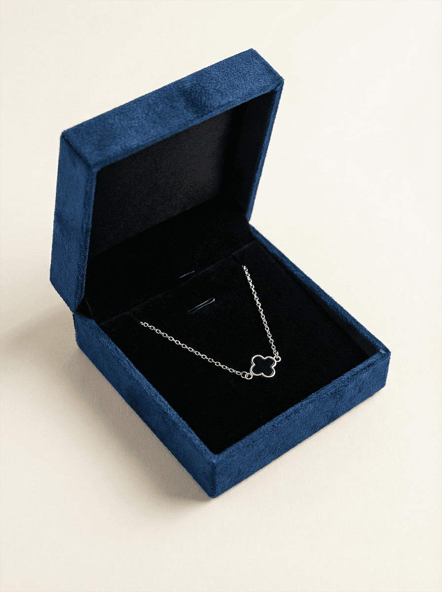 Noir Clover Minimalist Bracelet